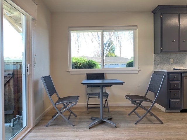 Photo - 1420 Village Ct