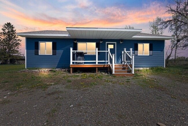 COUNTRY CHARMER 3 BED 2 BATH HOME IN CHESTER - COUNTRY CHARMER 3 BED 2 BATH HOME IN CHESTER