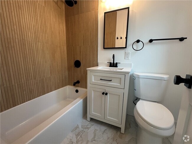 Building Photo - 2113 Marengo St Rental