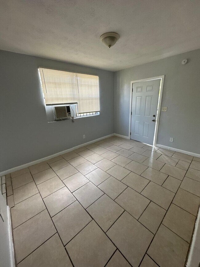 Photo - 1614/1616 W 3rd St. Unit 1614