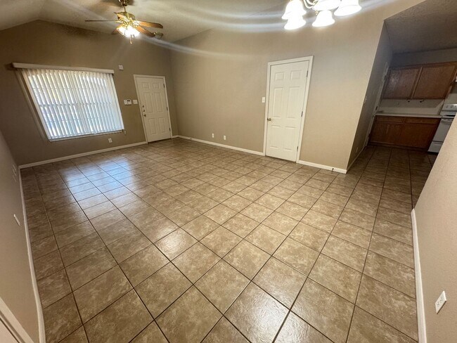 Photo - 4807 John David Dr Unidad B