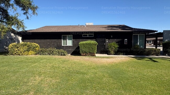 Building Photo - 709 Deseret Way Unit A