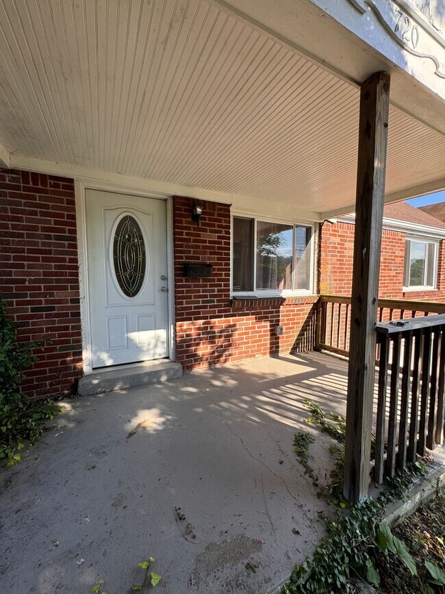 3 Bedroom Home available in Penn Hills - 3 Bedroom Home available in Penn Hills