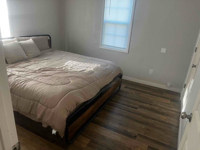 Photo - 1112 Denny St