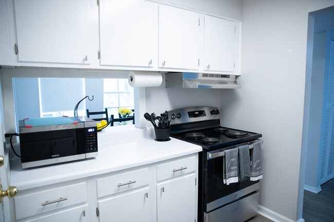 Brand New Stainless Steel Appliances - 2020 Continental Ave Unit 2 Bed 1 Bath Furnished
