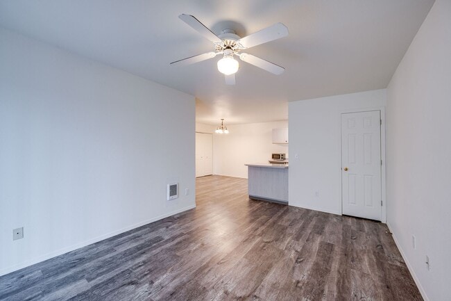 Photo - Live Where Comfort Meets Convenience - College Hill Condo in Pullman