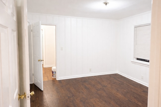 Photo - 322 Roberts St