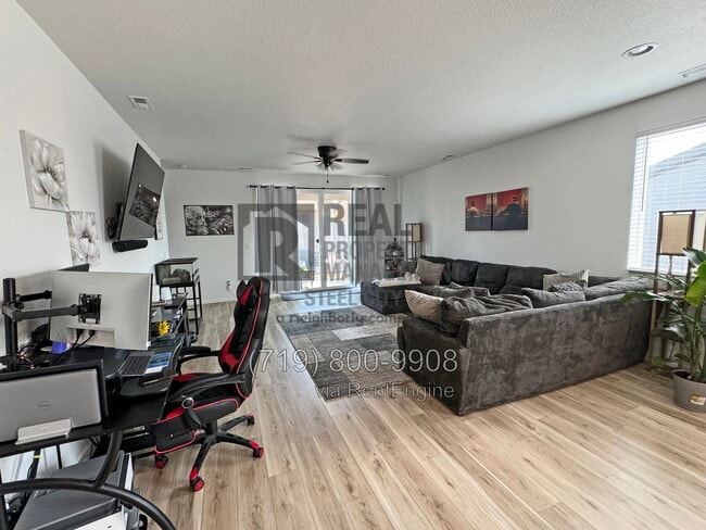 Photo - 2204 Sunrise Ln