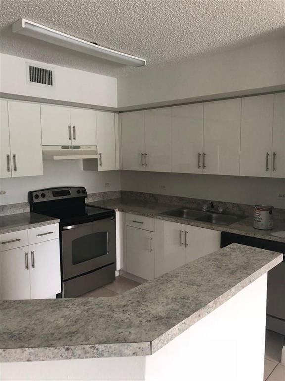 Photo - 3610 N 56th Ave Unidad 210