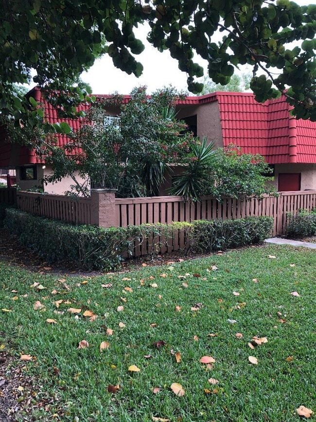 Building Photo - 8237 Severn Dr