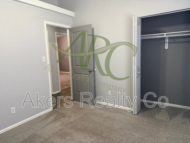 Photo - 741 E Laporte Dr