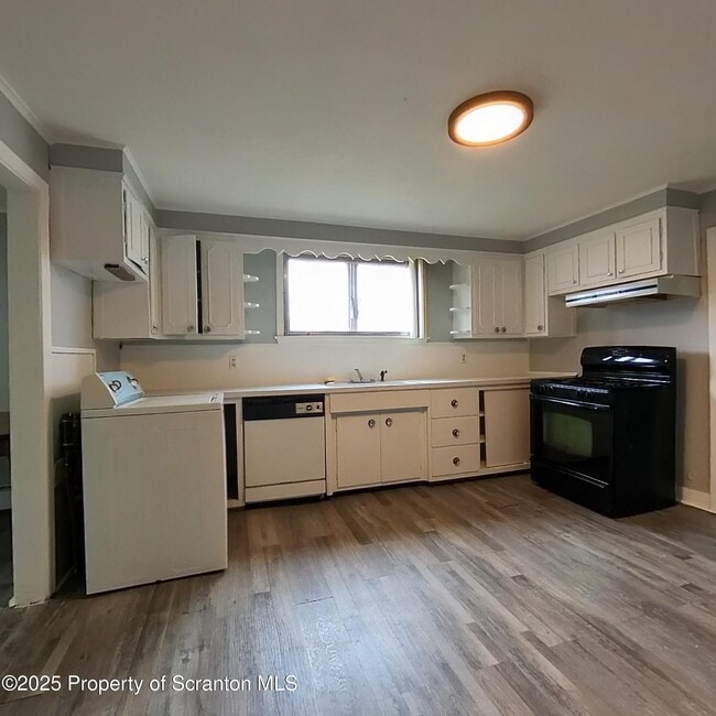 Photo - 37 Hickory St