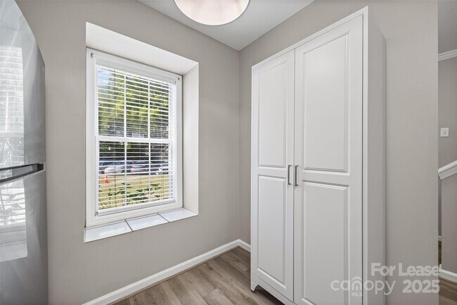 Photo - 704 Heritage Pkwy