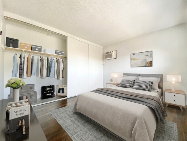 Photo - 1913 W 2nd St Unidad 24