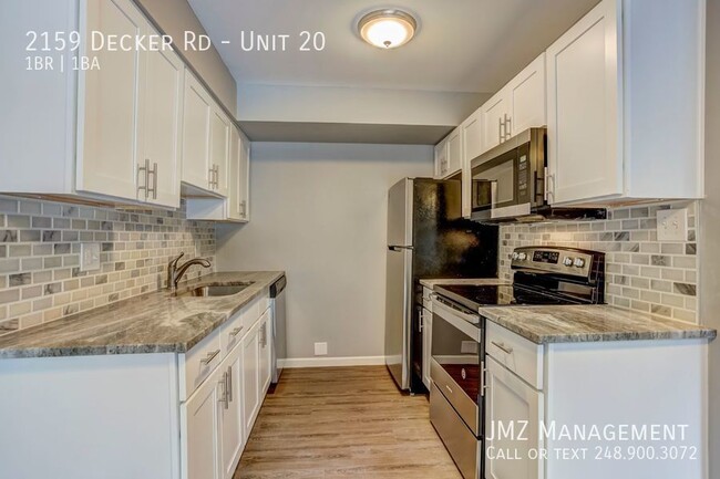 BEAUTIFUL UPDATED APARTMENT IN WALLED LAKE... - BEAUTIFUL UPDATED APARTMENT IN WALLED LAKE... Unit 20