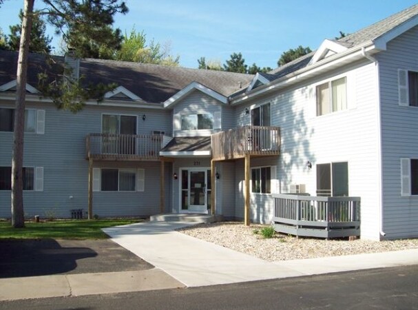 Oakwood Apartments - Oakwood Apartments