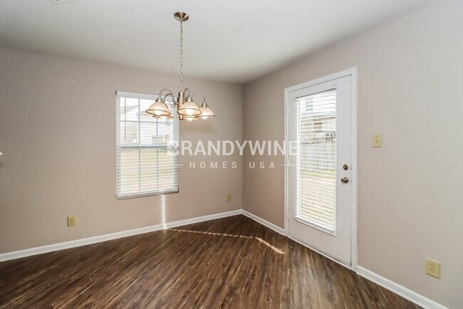 Photo - 1715 Larne Cir