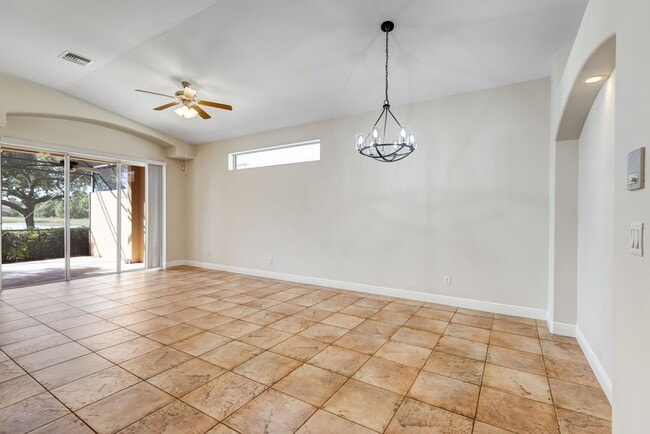 Photo - ** TUSCANY COVE ** 2 BED + DEN / 2 BATH / ...