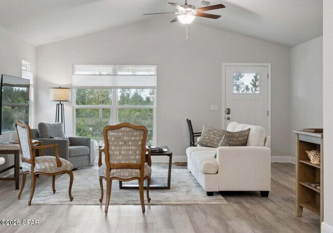 Photo - 11403 Godart St