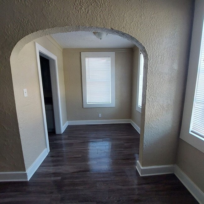 Photo - 929 Maple Dr