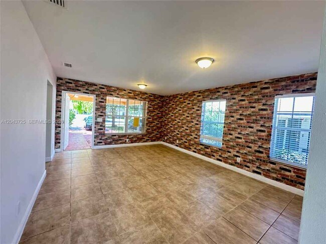 Photo - 2235 Farragut St