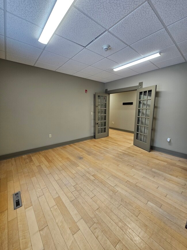 Sala de estar/área común - 206 N Charles St