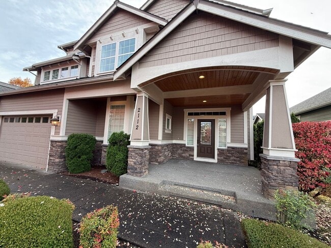 Photo - Stunning large 3 bedroom plus bonus rooms ...