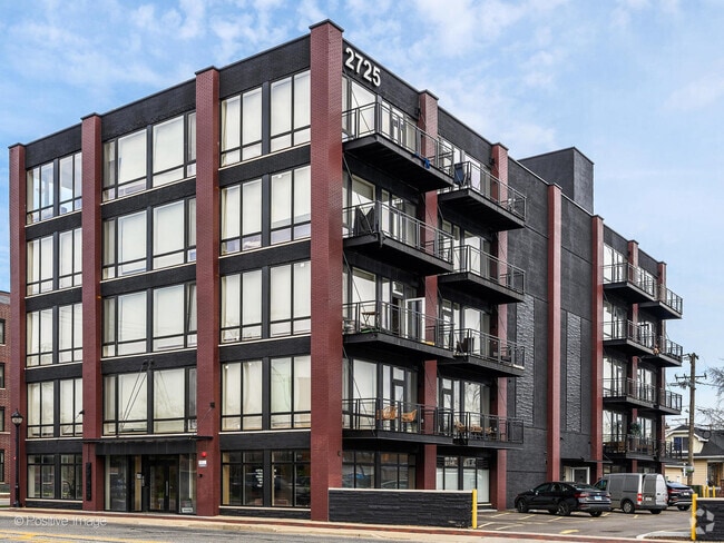 Building Photo - 2725 N Thatcher Ave Unit 202 Rental