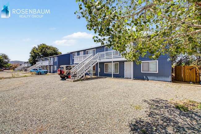 Building Photo - Charming 2-bedrooms, 1-bath upstairs apartment in the heart of Prescott Valley!