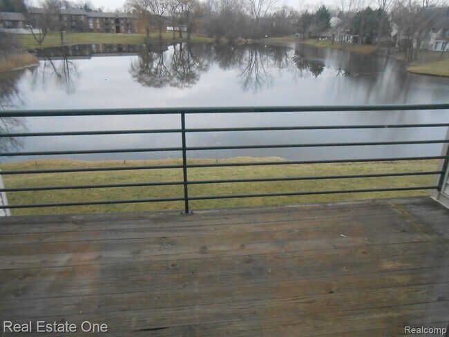 Photo - 2830 Davison Ave