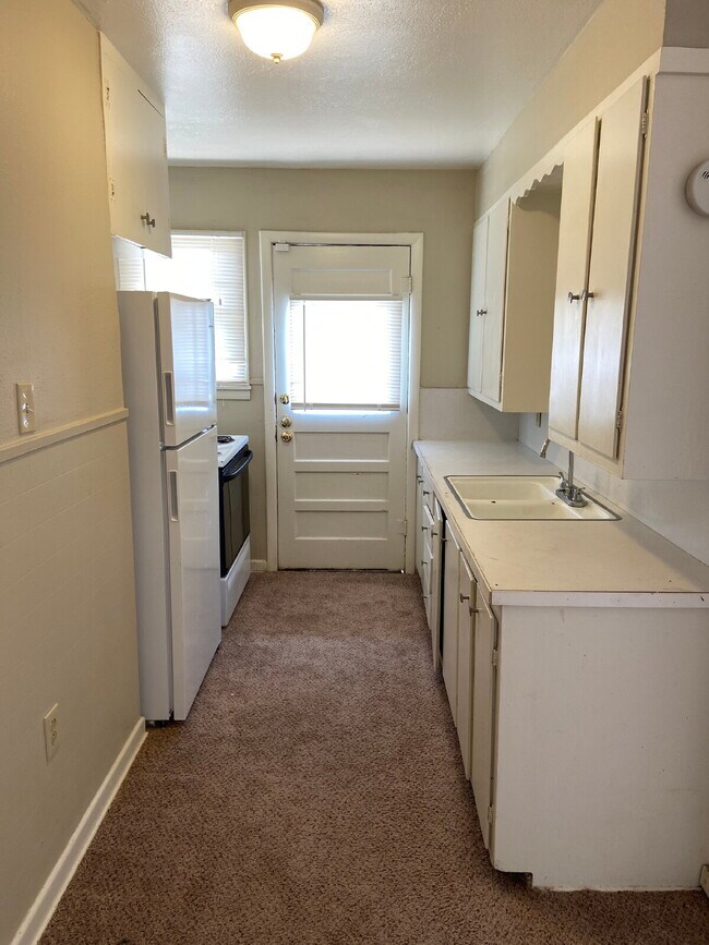 Photo - Cute & Cozy Two Bedroom Close to Clapp Park!