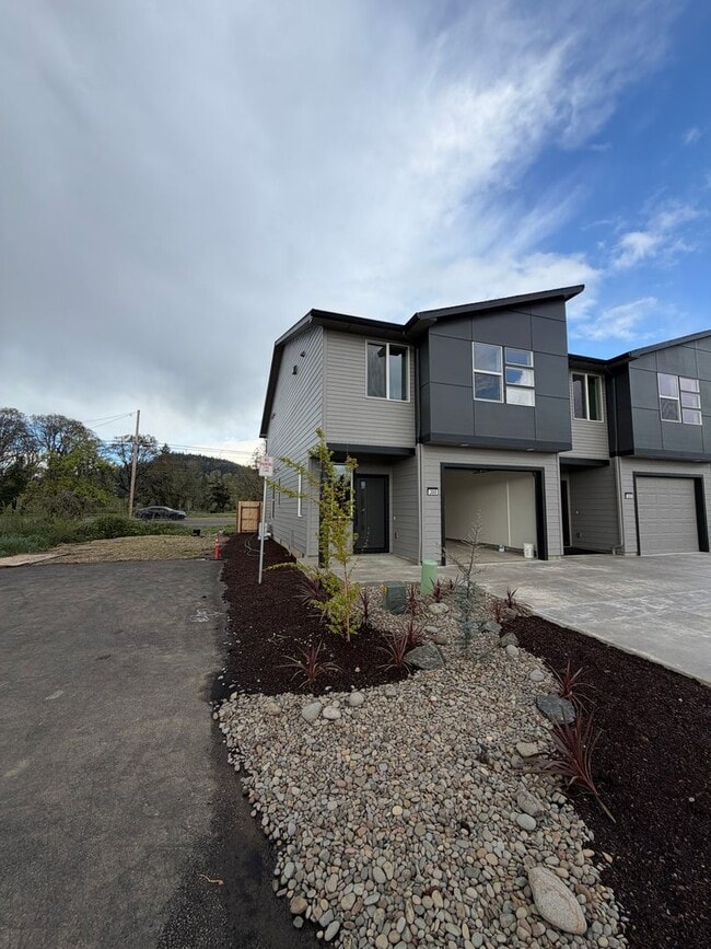 Building Photo - Newly Built Luxury Duplex in Lebanon