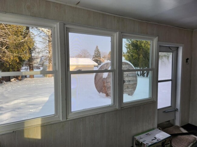 Photo - 1716 Menasha Ave