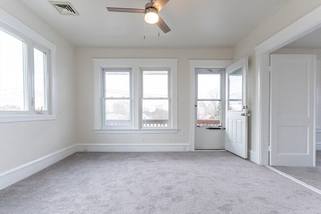 Photo - 643 Rathbun St Unidad 3