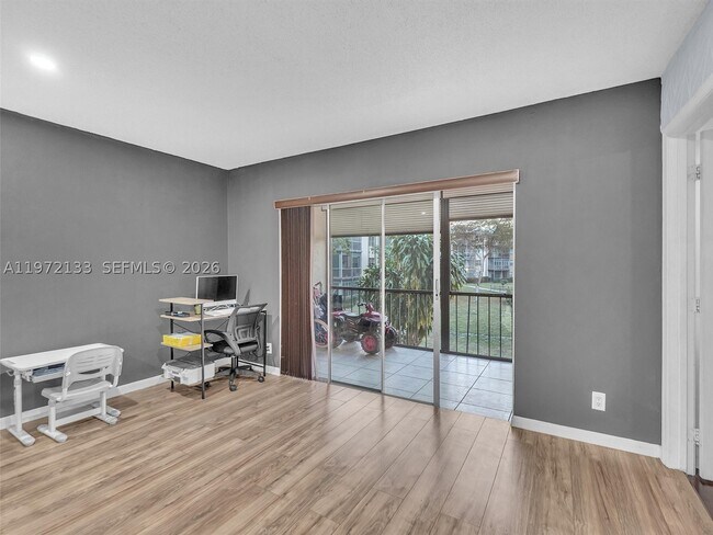 Photo - 6201 N Falls Cir Dr Unit 210