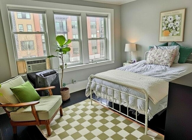 Building Photo - 36 S Union St Unit 3