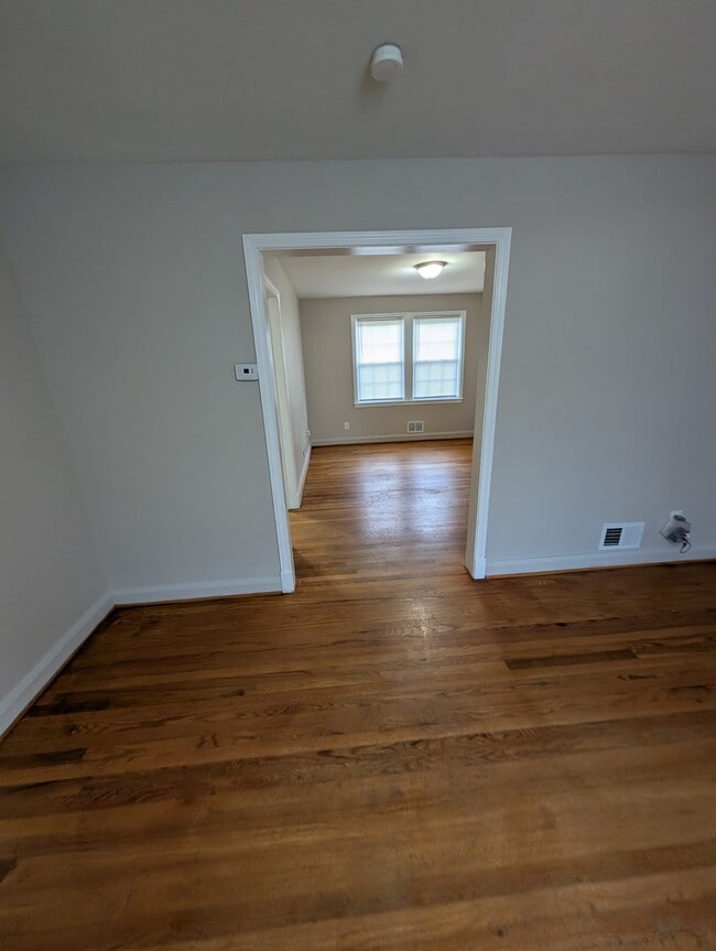 Building Photo - 1410 Dundalk Ave