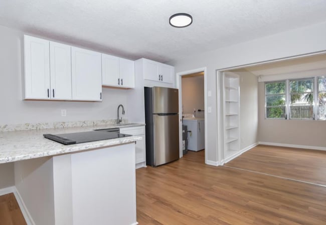 Photo - 423 SE Parkway Dr