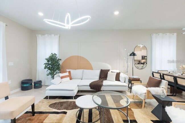 7215 Oakmoss Loop