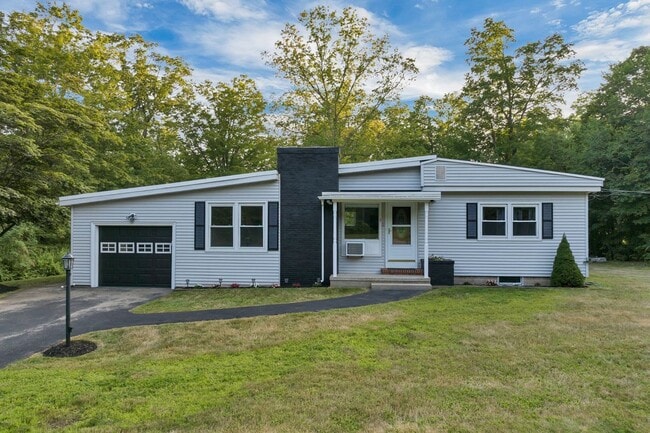 Building Photo - 1 Mockingbird Hill Rd Rental