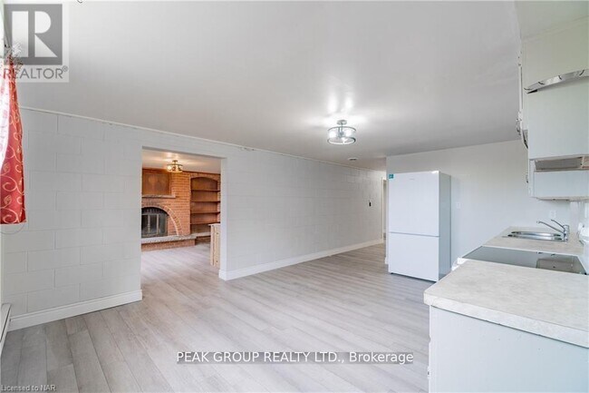 Photo - 248 Bertie St