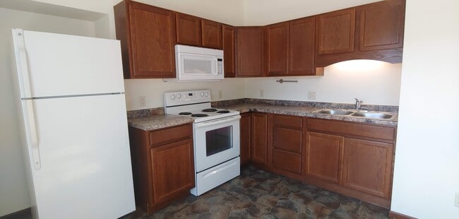 Building Photo - 1616 West Ave S Unit N/A