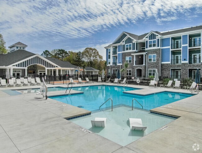 The Retreat at Fuquay-Varina - The Retreat at Fuquay-Varina Apartments