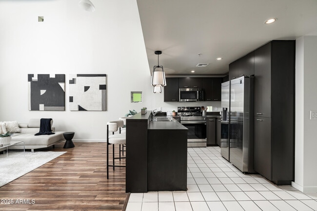 Photo - 1111 W University Dr