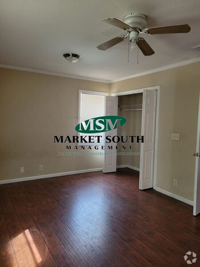 Building Photo - 510 E Anderson St Unit B Rental