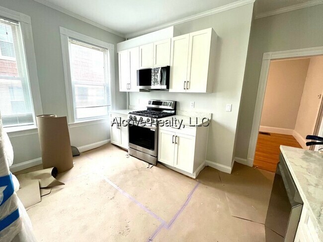 Building Photo - 13 Farragut Ave Unit 1 Rental