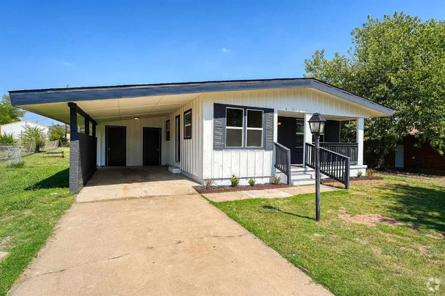Building Photo - 4305 NW Ridgecrest Dr Rental
