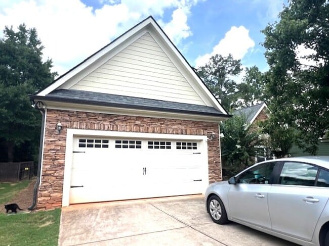 Photo - 4 Bedroom 2 Bath House in Oconee!