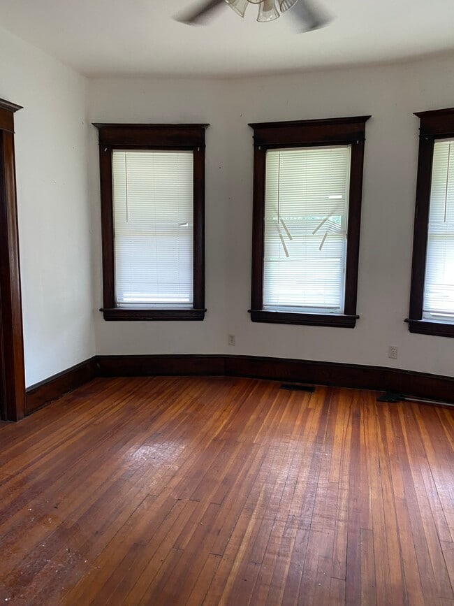 Photo - 132 Cherry St