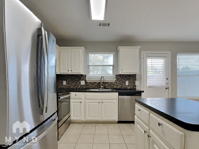 Photo - 4806 Comal River Loop